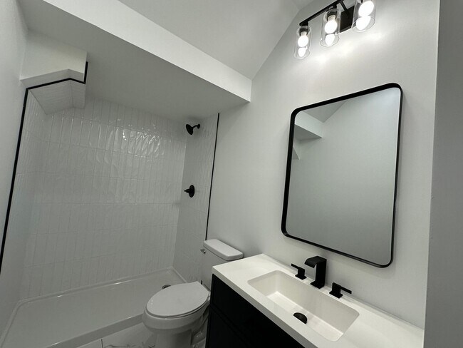 Building Photo - Brand New Living in North Knoxville: Modern Comfort Awaits