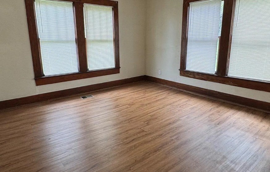 Building Photo - 3515 Carver Ave SW