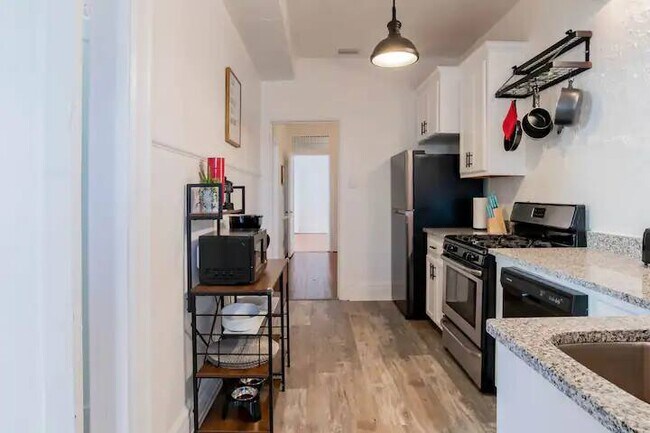 Kitchen - 1006 Government St