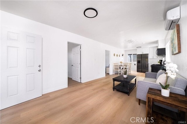 Building Photo - 1009 W Myrtle St