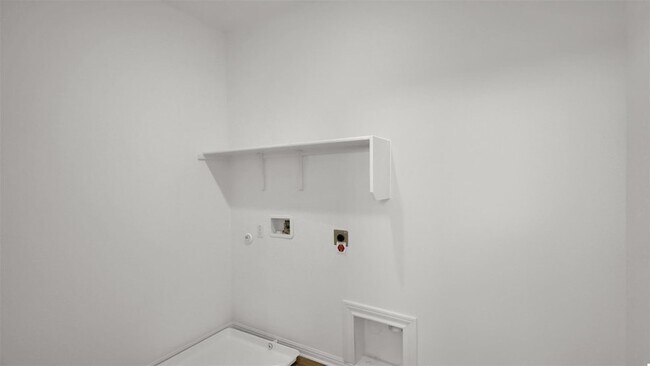 Building Photo - 2725 Woodall Dr