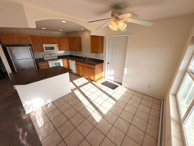 Building Photo - 1085 Orion Rd