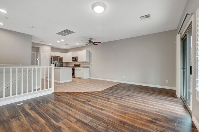 Building Photo - Gorgeous Three Bedroom in the Northwest!