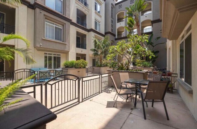 Building Photo - $2,950 - 1 Bed / 1 Bath Bottom Floor Beautiful Condo at Regents La Jolla