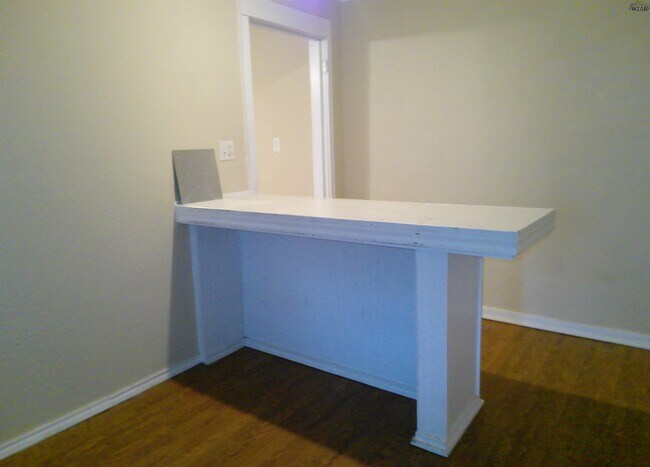 Building Photo - 5304 Burkburnett Rd