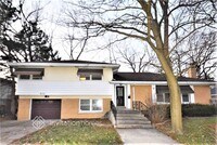 Building Photo - 830 Braemar Rd