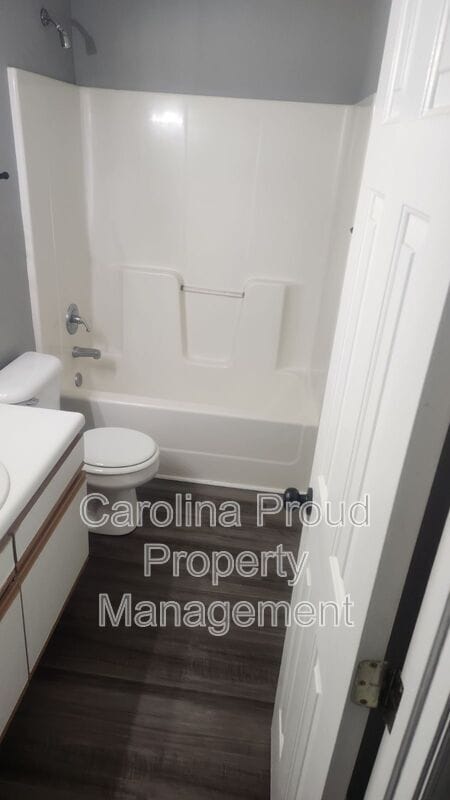 Building Photo - 2708 Bluff View Dr