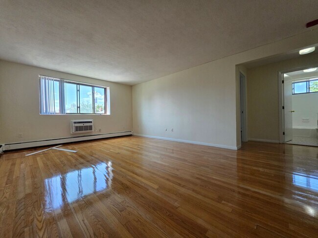 Building Photo - 23 Allston St