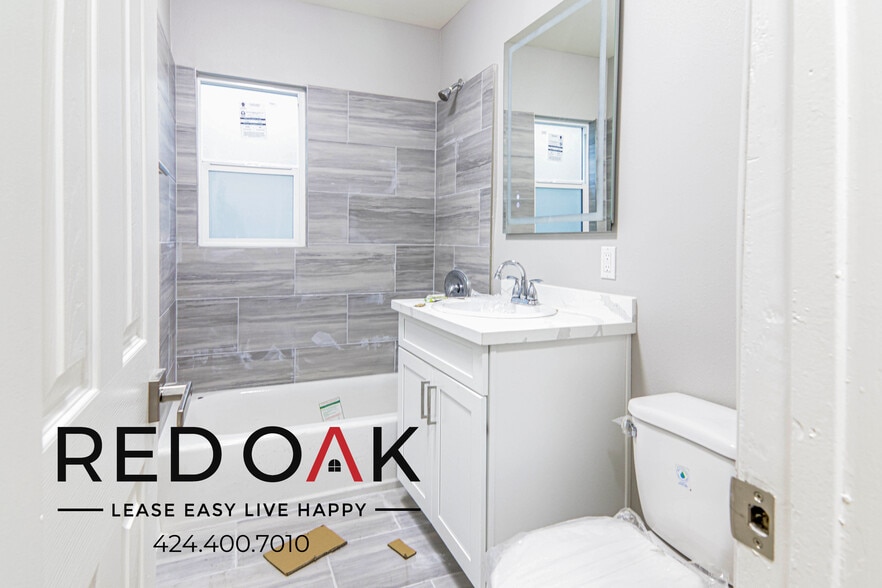 Building Photo - 8011 S Western Ave