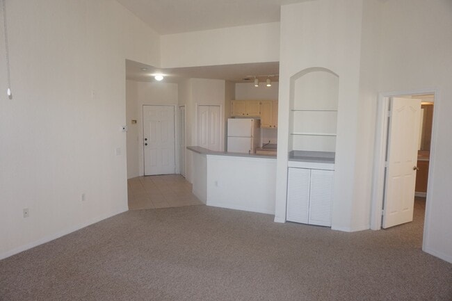 Building Photo - Spacious 2/2 In Visconti at Maitland Corner Unit with views of Lake