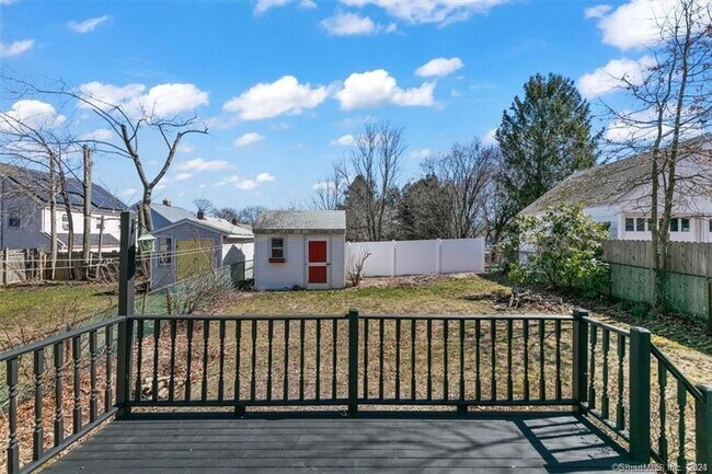 Building Photo - 21 Lilac Ave