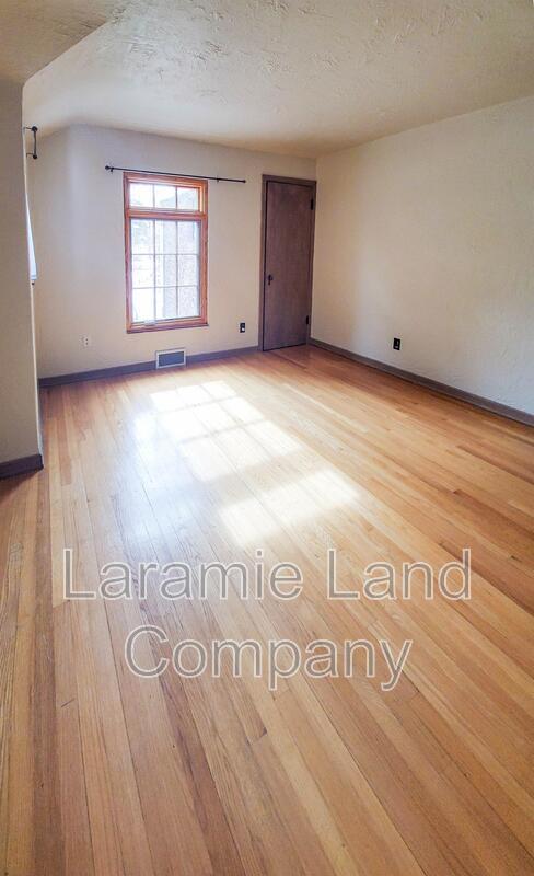 Building Photo - 1115 E Park Ave