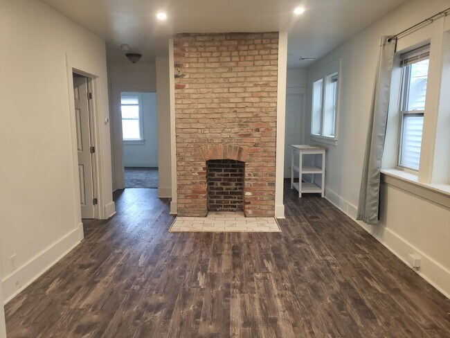 Building Photo - 315-315 Birmingham Ave