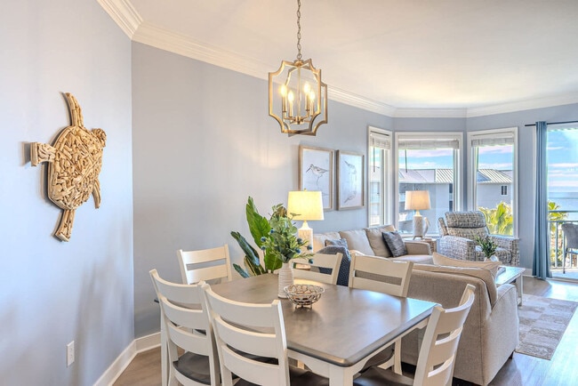 Building Photo - 10 N Forest Beach Dr