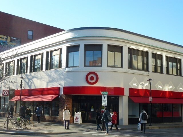 Building Photo - 240 Franklin St