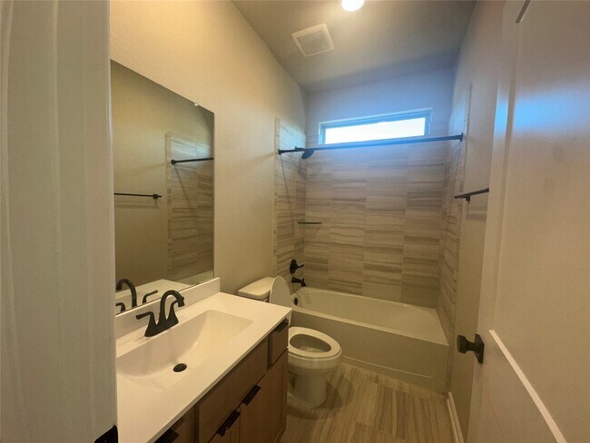 Building Photo - 11826 California Sister Dr