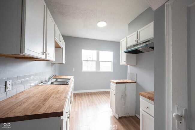 Building Photo - 3413 N Capitol Ave