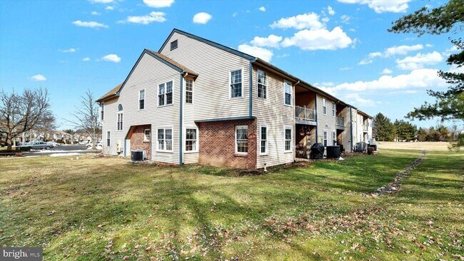 Building Photo - 221 Allem Ln