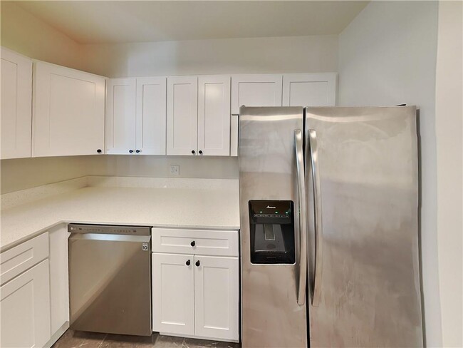 Building Photo - 115 Woodmere Square NW