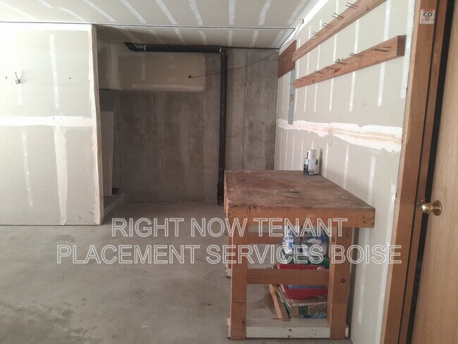 Building Photo - 1760 Woodbridge Ln