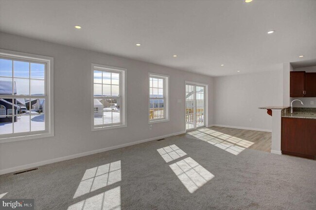 Building Photo - 601 Exeter Ln