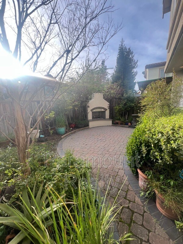 Building Photo - 5608 N Dublin Ranch Dr