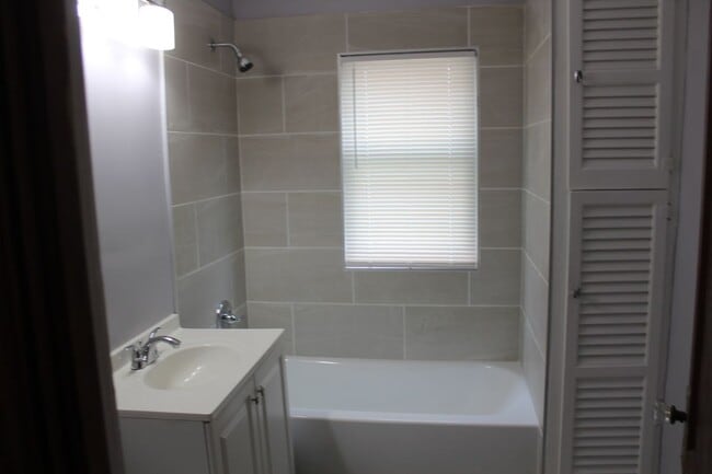 Building Photo - 45 Grandview Terrace