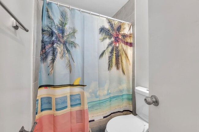 Building Photo - Well-maintained 3-bedroom, 1-bath all brick ranch offering 1,253 sq. ft. of functional living space