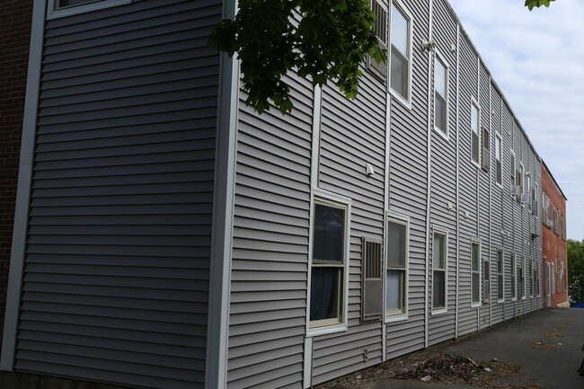 Building Photo - 25 Laval St