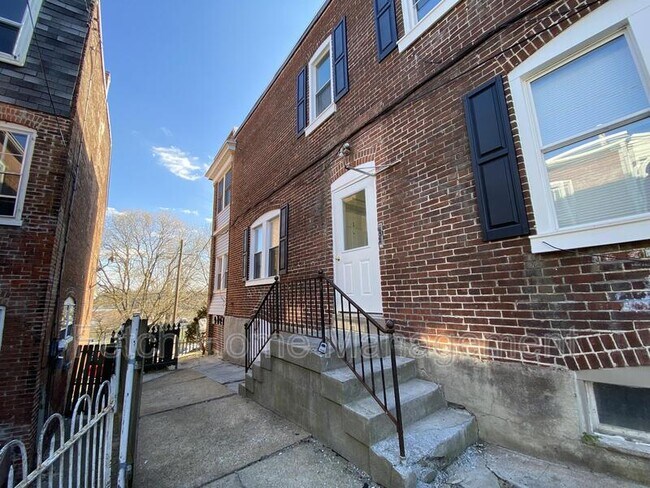 Building Photo - 431 Fremont St