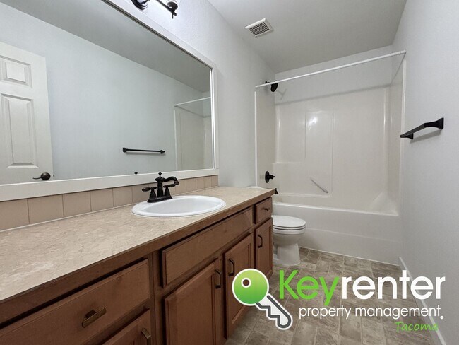 Building Photo - Beautiful 4 Bedroom 2.5 Bathroom Tacoma Home for Rent in Quiet Cul-De-Sac Community