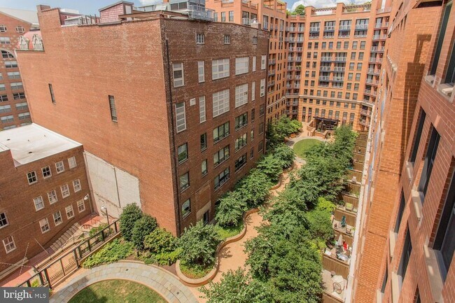 Building Photo - 616 E Street NW Unit 256