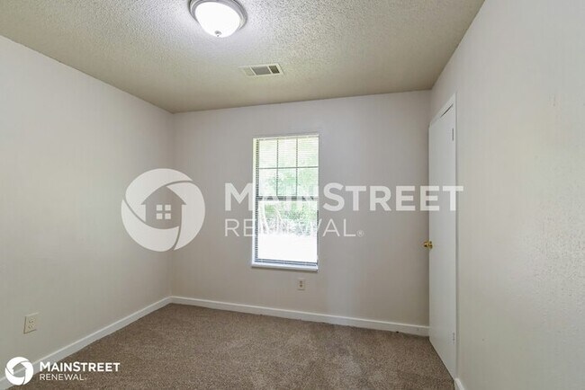 Building Photo - 3755 Kerwin Dr