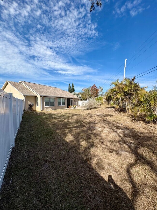 Building Photo - Beautiful 3Bed/2Bath with 2-Car Garage on a Cul-de-Sac