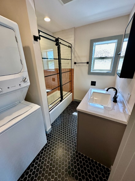 Building Photo - 35 S Palouse St