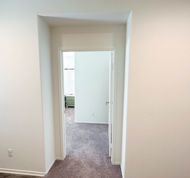 Building Photo - COMING SOON! * RARE OPPORTUNITY * SENIOR (55+) ROOM FOR RENT IN PRISTINE GATED COMMUNITY IN MENIFEE!