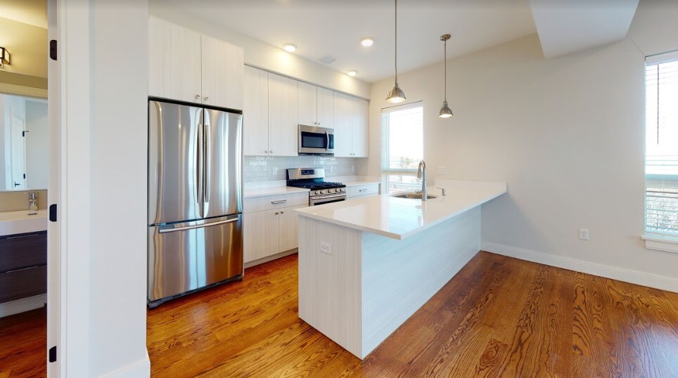 Building Photo - 9 Everett St