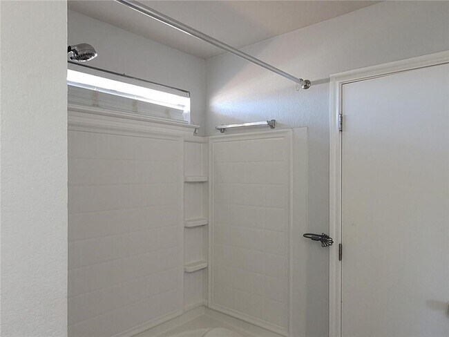 Building Photo - 204 Phillips St