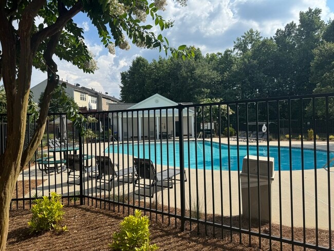 Building Photo - 1044 Annazanes Ct