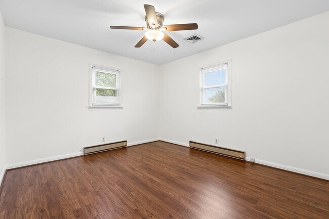 Building Photo - 3605 Weiss Ln