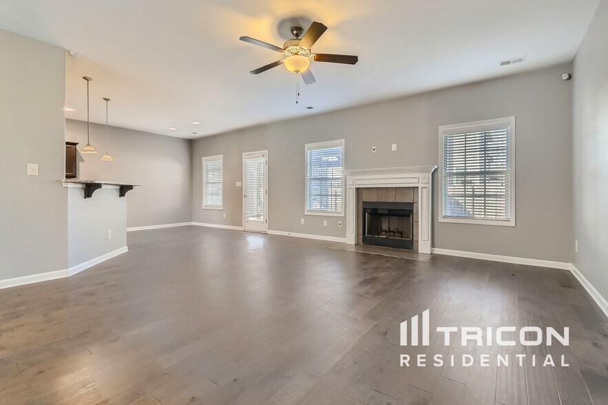 Building Photo - 27 Hillshire Dr