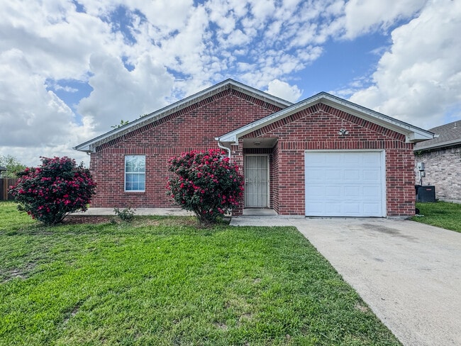 Building Photo - 1712 Manor Garden Curve