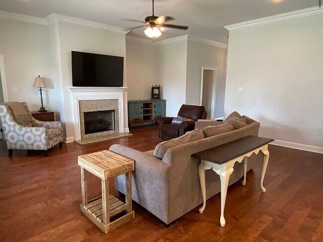 Building Photo - Cypress Bend- 4 bedroom!