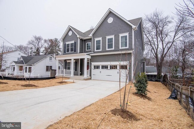 Building Photo - 6928 Regent Ln