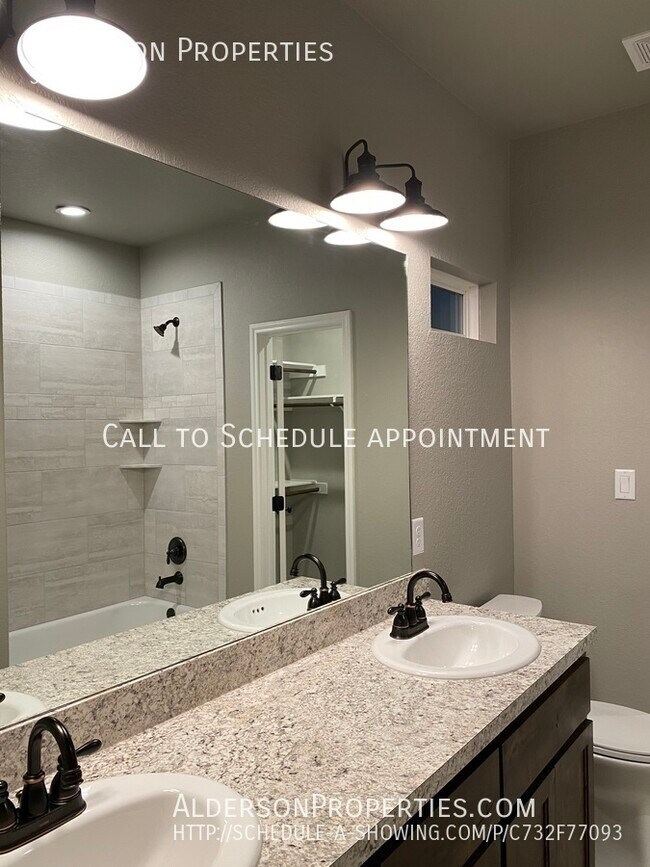 Building Photo - Beautiful Hill Country home