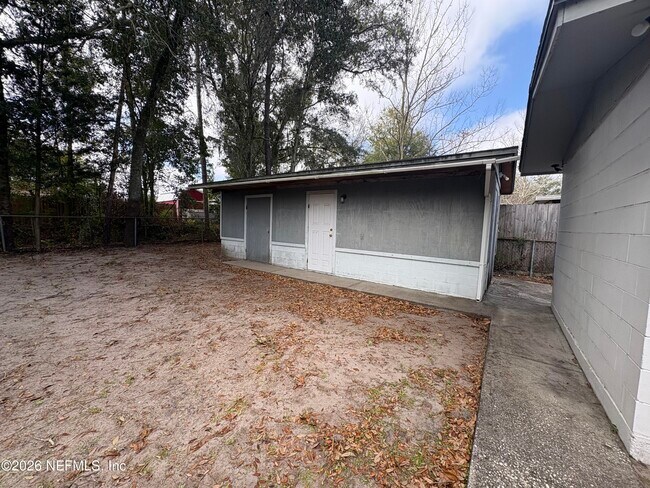 Building Photo - 6868 Medellin Ct