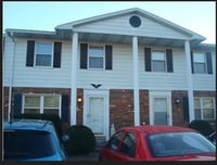Building Photo - Great Location 2 Bedroom Townhome 1.5 Bath