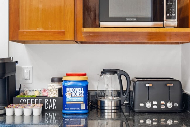 Building Photo - 2216 18th Ave