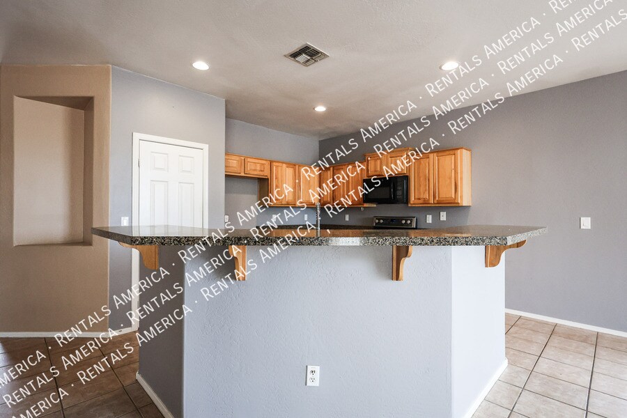 Building Photo - 21401 E Calle de Flores