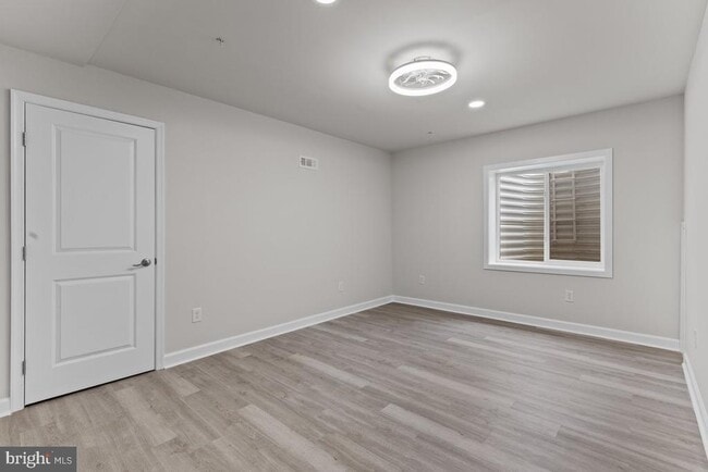 Building Photo - 5684 Lewis Carroll Dr